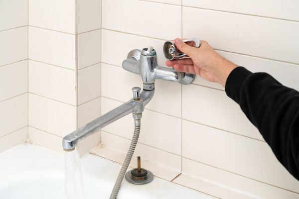Cost of Leaky Bathtub Repair in Lebanon